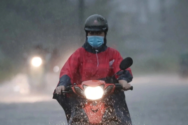 Bão Koinu đổi hướng, miền Bắc mưa dông và chuyển mát