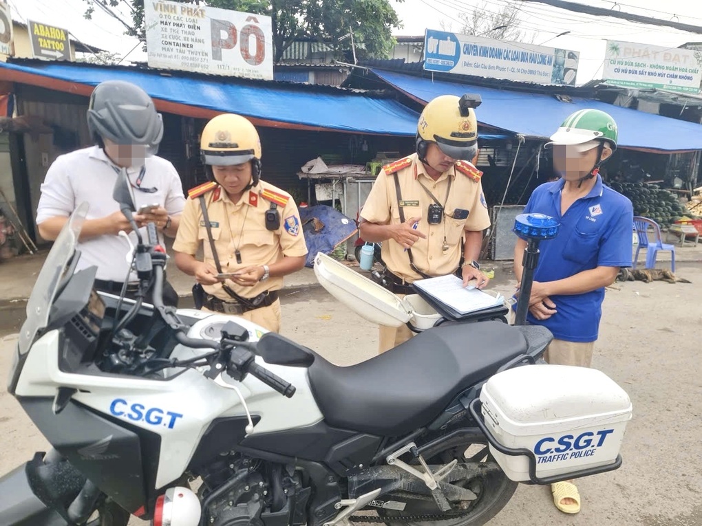 Công an TPHCM ứng dụng công nghệ ngăn ngừa tai nạn giao thông - 2 Công an TPHCM ứng dụng công nghệ ngăn ngừa tai nạn giao thông - 2