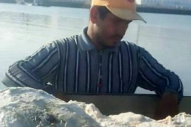 Kéo lưới vớ được tảng chất nôn cá voi giá 57 tỷ đồng