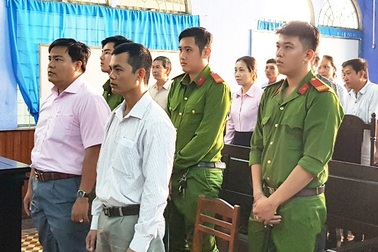 Hoãn phiên tòa xét xử cựu Phó Chi cục trưởng Quản lý thị trường Sóc Trăng