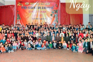 Đại gia đình 500 người ở Hải Dương: Làm giỗ 80 mâm, chụp ảnh mất 30 phút