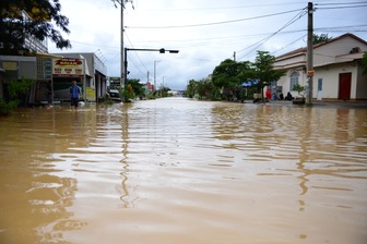 Lâm Đồng yêu cầu rà soát hồ đập thủy lợi, ứng phó bão số 15
