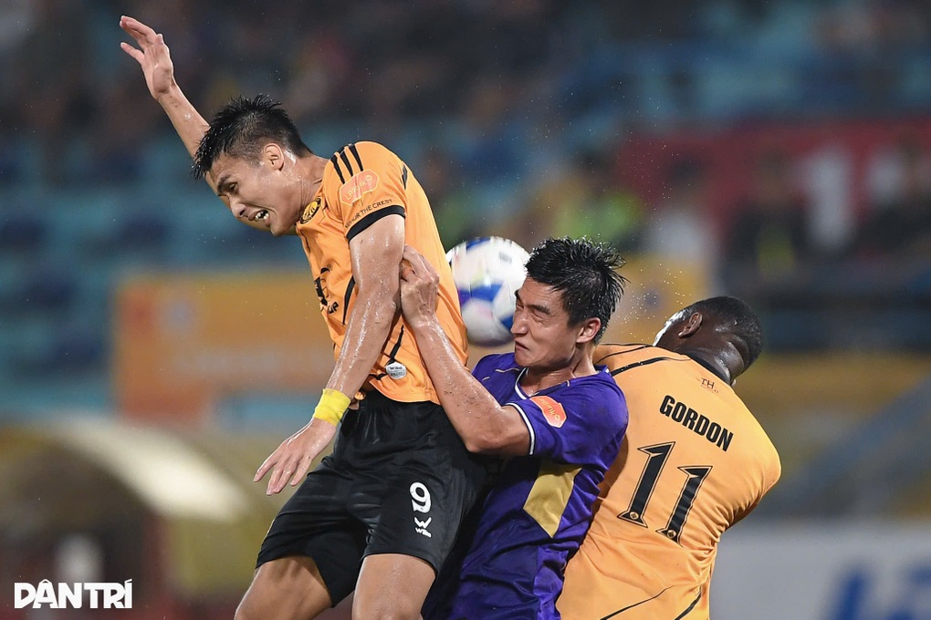 Ngoại binh toả sáng, Hà Nội FC ngược dòng đánh CLB Thanh Hoá - 5 Ngoại binh toả sáng, Hà Nội FC ngược dòng đánh CLB Thanh Hoá - 5