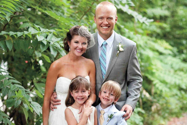 Đám cưới không trẻ em, không điện thoại, không người lạ