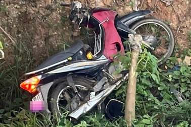 Hai cha con thương vong trên đường đi làm thủ tục thi tốt nghiệp THPT