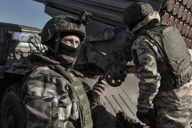 Ukraine tăng tốc phản công, phá thế siết vòng vây của Nga