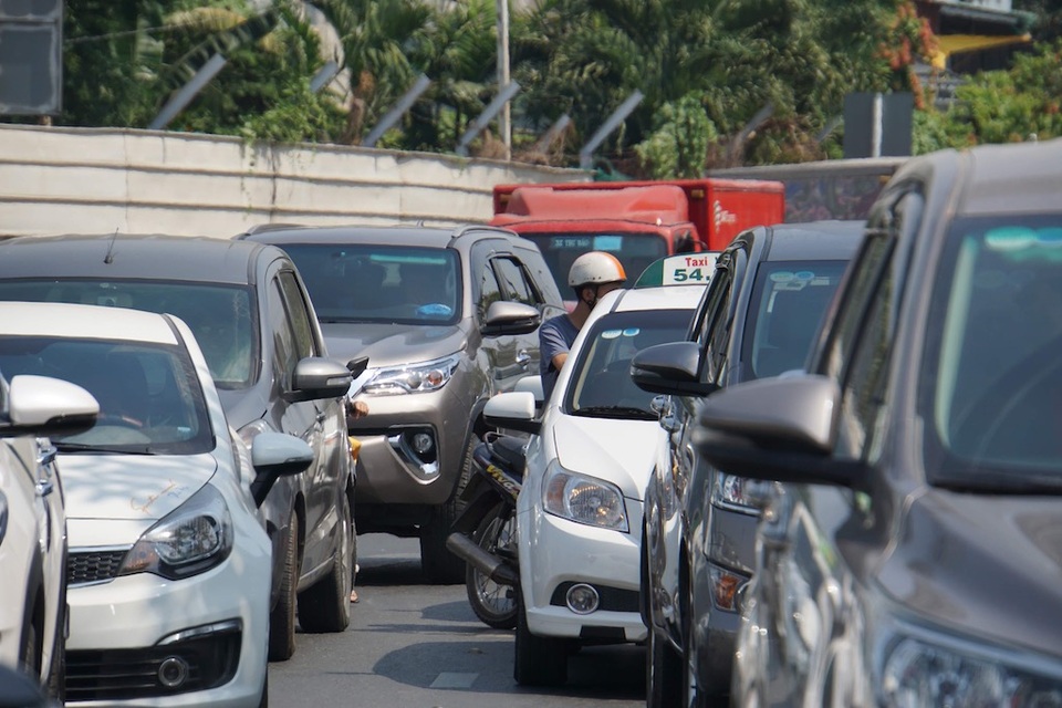 Gần 4 triệu lượt khách qua Tân Sơn Nhất dịp Tết, giao thông bắt đầu căng thẳng - 3 Gần 4 triệu lượt khách qua Tân Sơn Nhất dịp Tết, giao thông bắt đầu căng thẳng - 3