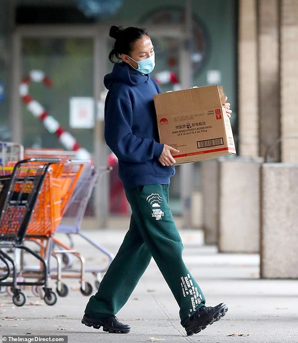 Nhà thiết kế Alexander Wang bị nhiều nam người mẫu tố quấy rối tình dục - 5 Nhà thiết kế Alexander Wang bị nhiều nam người mẫu tố quấy rối tình dục - 5