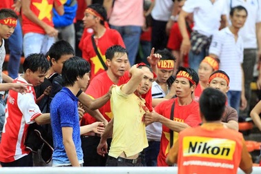 CĐV Việt Nam kể về sự cố kinh hoàng trên sân Shah Alam