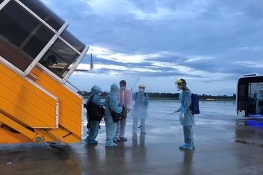 Chuyện của người đón, tiễn những chuyến bay giải cứu công dân