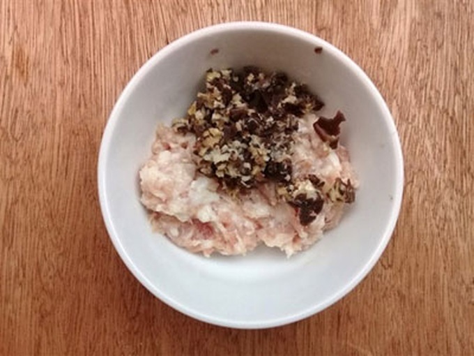 Chả cuốn lá rau diếp thơm lạ ngon - 2