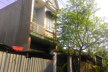 Một phụ nữ nghi tự thiêu bằng cồn tại nhà riêng