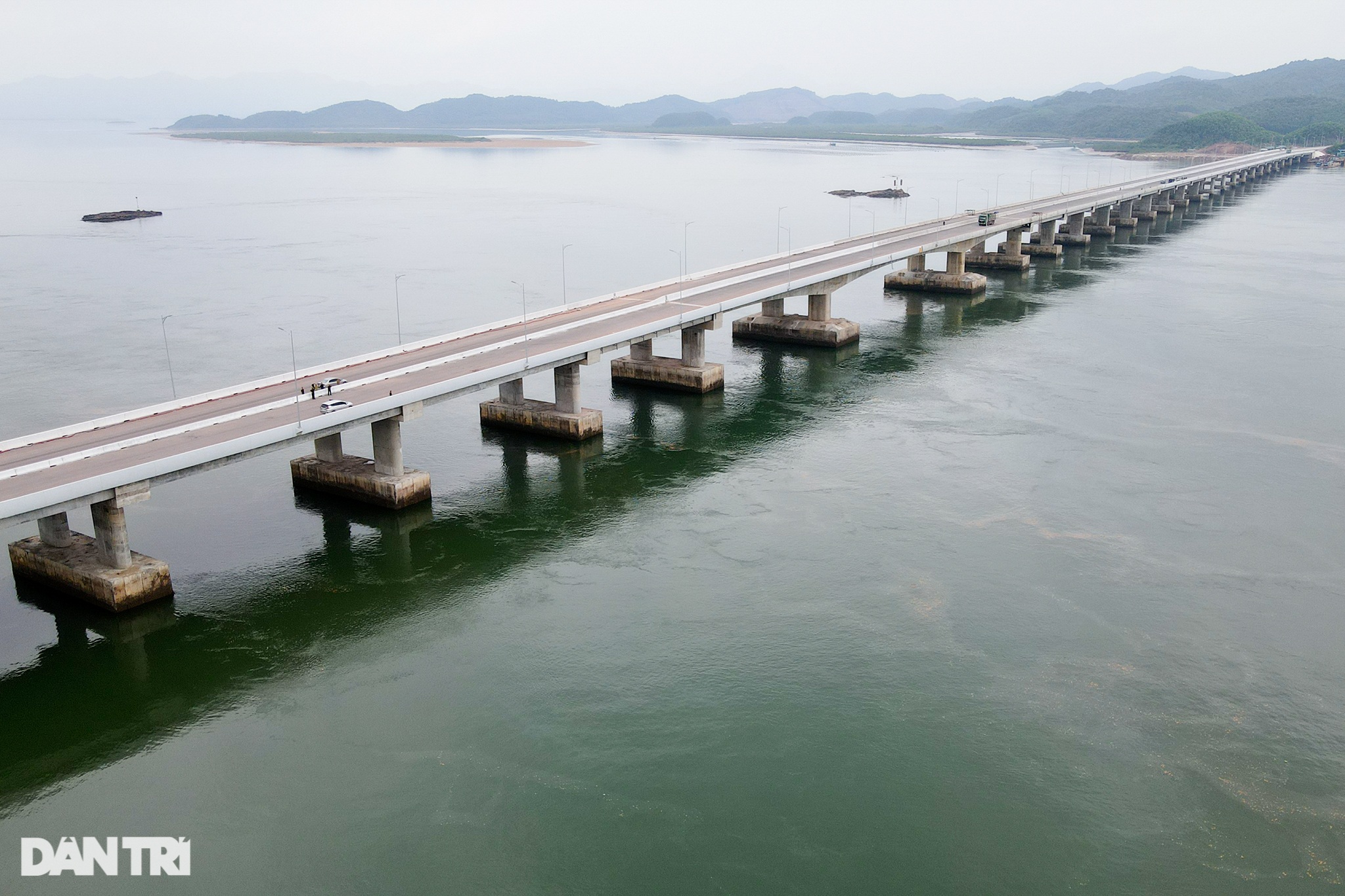Chiêm ngưỡng cầu vượt biển 800 tỷ đồng dài nhất tỉnh Quảng Ninh - 9 Chiêm ngưỡng cầu vượt biển 800 tỷ đồng dài nhất tỉnh Quảng Ninh - 9