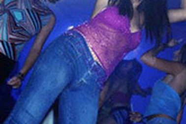 Trai nhảy và quý bà