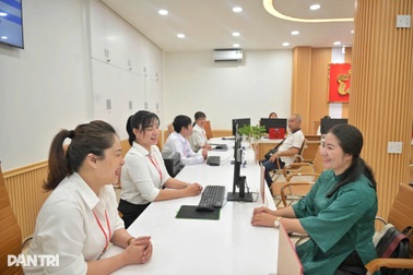 Ngày đầu vận hành chính quyền 2 cấp: Cán bộ sẵn sàng, người dân kỳ vọng