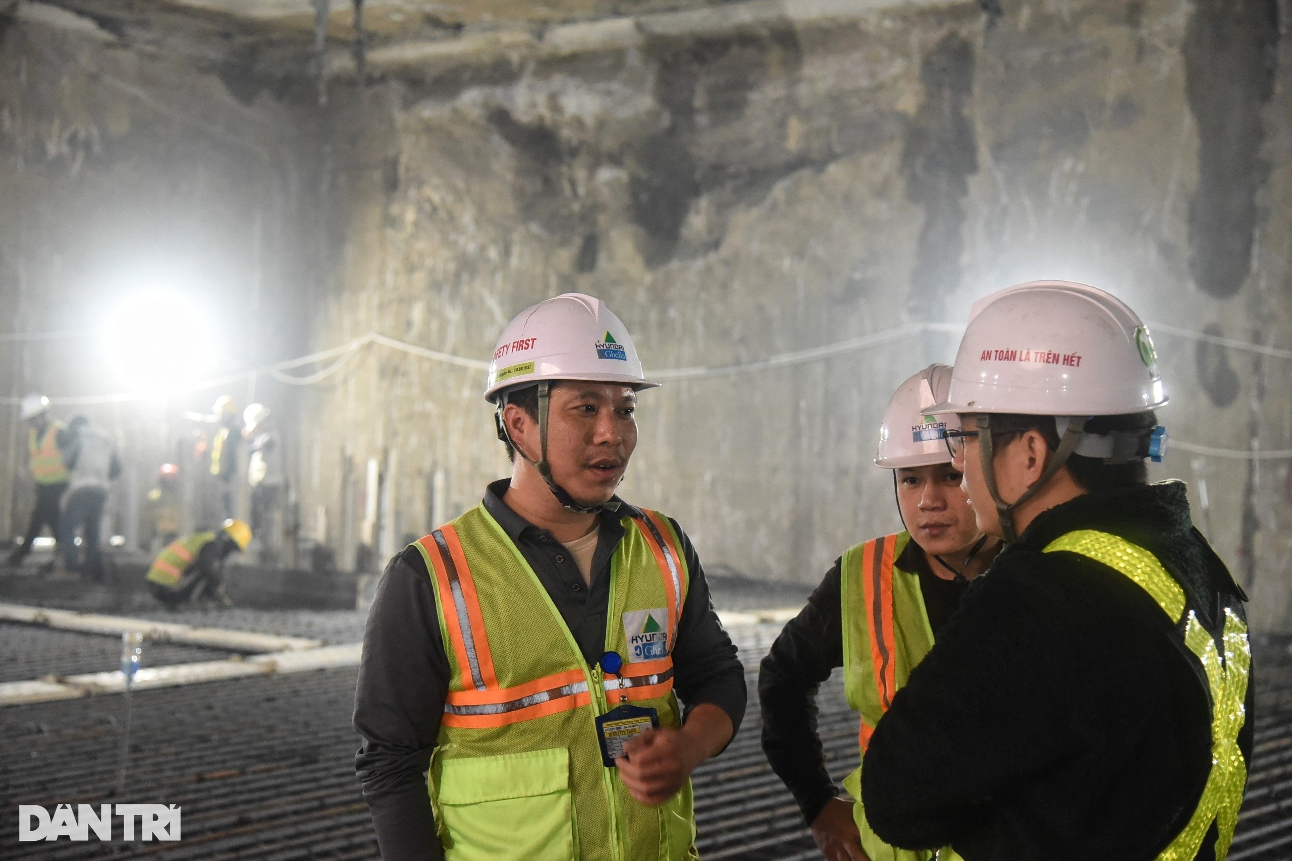 Mâm cúng ông Công đặc biệt trên công trường metro Nhổn - Ga Hà Nội - 8 Mâm cúng ông Công đặc biệt trên công trường metro Nhổn - Ga Hà Nội - 8