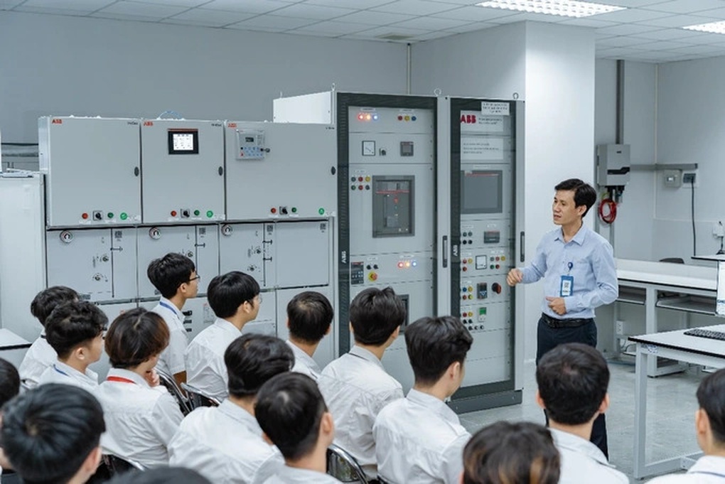 Quy định mới về tiền lương và hợp đồng của nhà giáo thỉnh giảng từ 1/9 - 1 Quy định mới về tiền lương và hợp đồng của nhà giáo thỉnh giảng từ 1/9 - 1