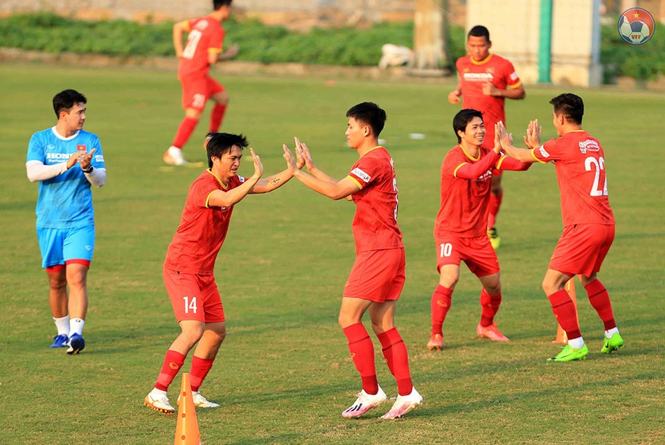 Chốt hợp đồng tiền tỷ, Phan Văn Đức quyết lấy vé đi UAE - 2