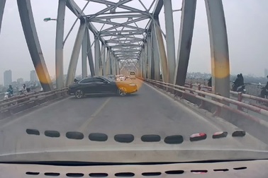 Lái ô tô quay đầu trên cầu: Mức phạt đã tăng gấp 5 lần