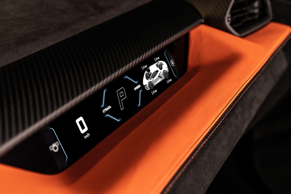 Revuelto LB744 đưa Lamborghini vào thế giới siêu xe trên 1.000 mã lực - 14 Revuelto LB744 đưa Lamborghini vào thế giới siêu xe trên 1.000 mã lực - 14