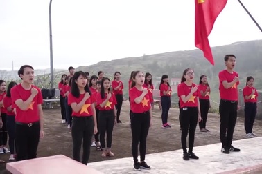 Video đoạt giải nhất cuộc thi  sáng tác video, clip hát Quốc ca