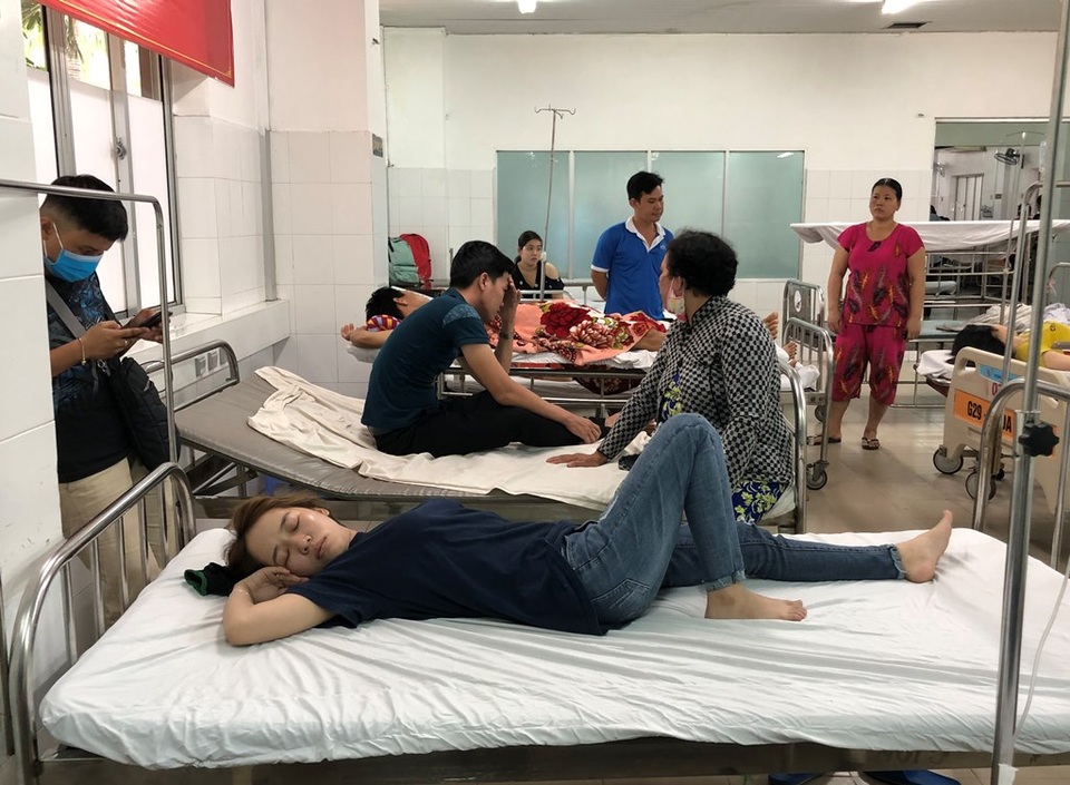 Cần Thơ: 60 công nhân phải nhập viện nghi do hít phải khí gas - 2 Cần Thơ: 60 công nhân phải nhập viện nghi do hít phải khí gas - 2