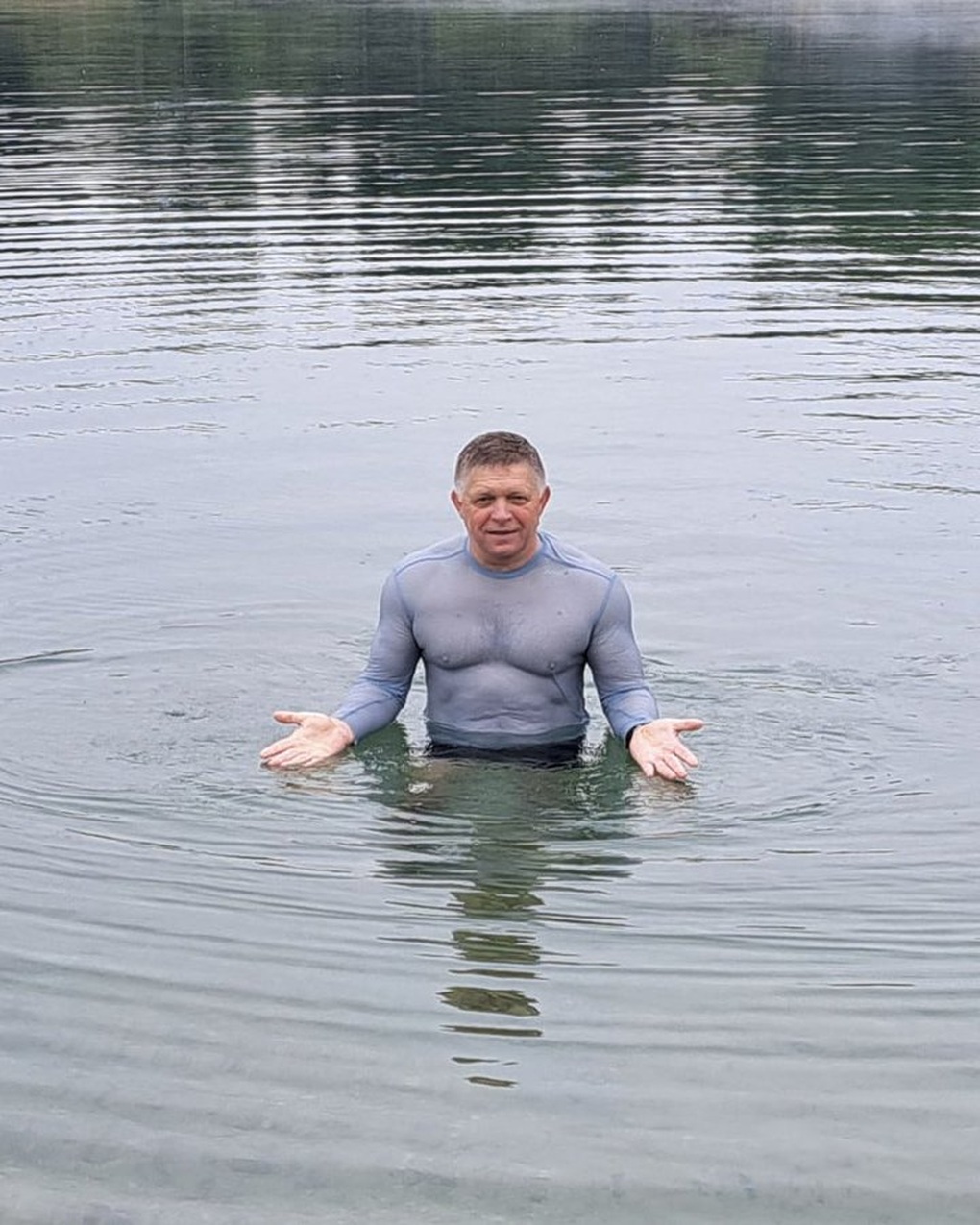 Thủ tướng Slovakia bơi sông, khẳng định đủ sức khỏe dự lễ duyệt binh ở Nga - 1 Thủ tướng Slovakia bơi sông, khẳng định đủ sức khỏe dự lễ duyệt binh ở Nga - 1