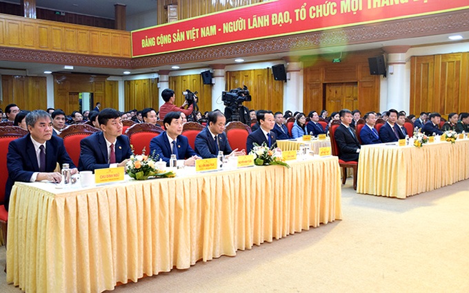 Lãnh đạo tỉnh Yên Bái tại hội nghị báo công kết quả thực hiện nhiệm vụ chính trị năm 2022.