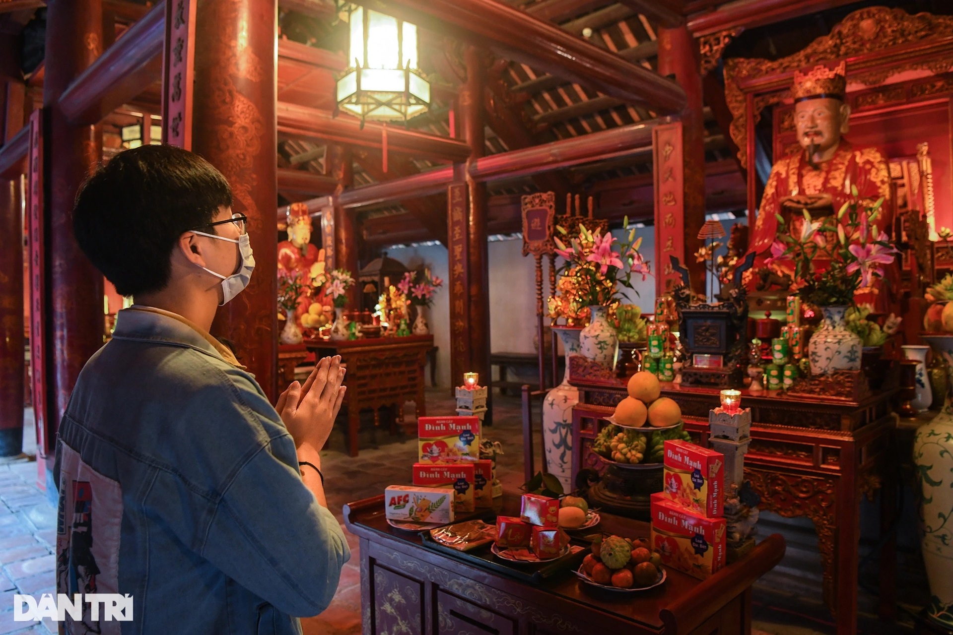 Người dân phấn khởi đi lễ ngày đầu di tích, danh thắng ở Hà Nội mở cửa lại - 16 Người dân phấn khởi đi lễ ngày đầu di tích, danh thắng ở Hà Nội mở cửa lại - 16