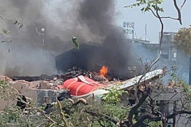 Rơi máy bay ở Ấn Độ, tìm thấy hơn 200 thi thể