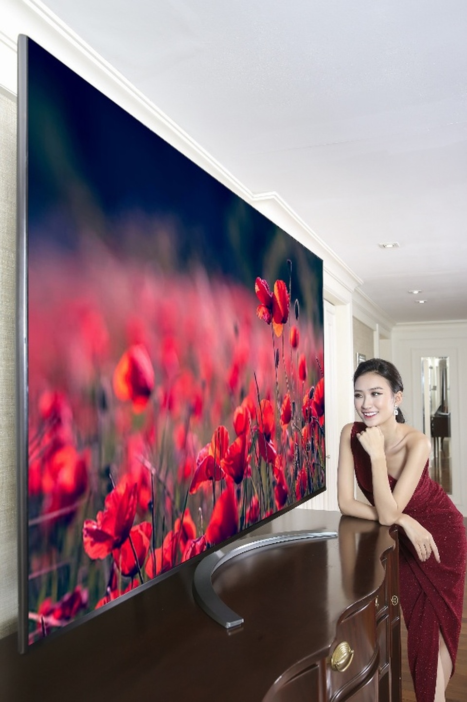 Chiêm ngưỡng TV 8K 200 triệu đẹp hoàn hảo trong phòng tổng thống khách sạn 5 sao - 2 Chiêm ngưỡng TV 8K 200 triệu đẹp hoàn hảo trong phòng tổng thống khách sạn 5 sao - 2