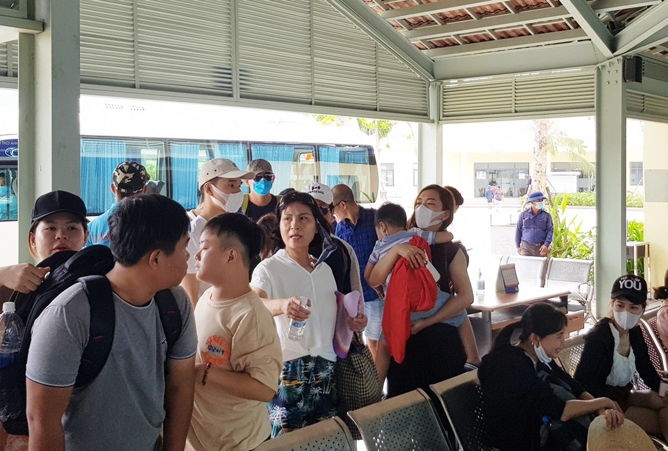 Bến tàu du lịch ở Nha Trang nhộn nhịp sau làn sóng Covid-19 lần 2 - 9 Bến tàu du lịch ở Nha Trang nhộn nhịp sau làn sóng Covid-19 lần 2 - 9