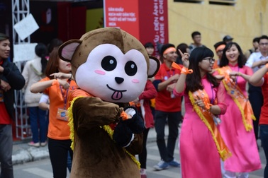 Ngày hội tuyển sinh 2016: Mọi kiểu trình diễn để kéo thí sinh