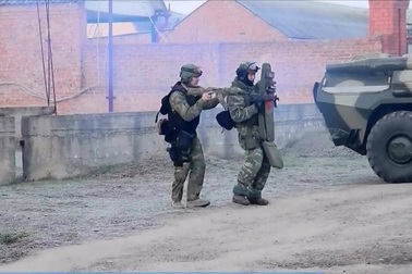 An ninh Nga tấn công tiêu diệt cha con trùm khủng bố