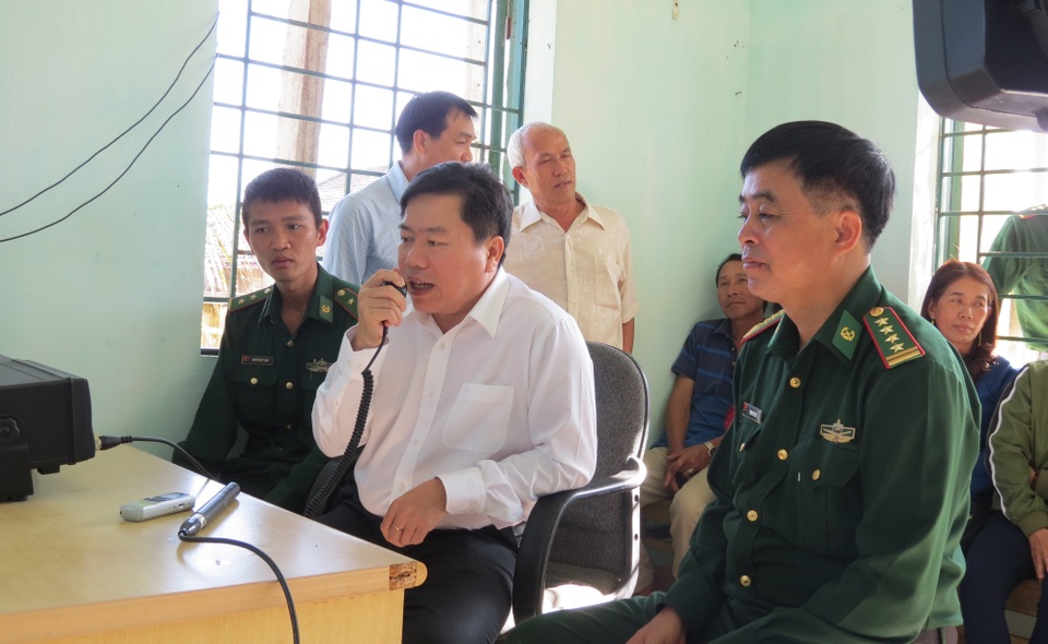 Lãnh đạo tỉnh điện đàm chúc Tết ngư dân đón Tết trên biển - 1 Lãnh đạo tỉnh điện đàm chúc Tết ngư dân đón Tết trên biển - 1