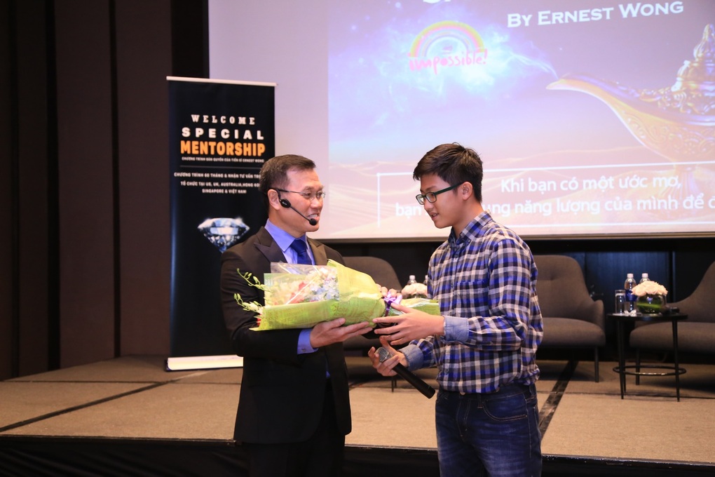 Ông Ernest Wong chia sẻ cách người trẻ không bị thay thế bởi AI - 3 Ông Ernest Wong chia sẻ cách người trẻ không bị thay thế bởi AI - 3