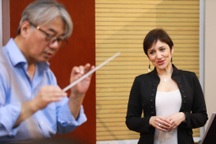 Ca sĩ nổi tiếng người Ý Nisi ấn tượng với cà phê Việt Nam