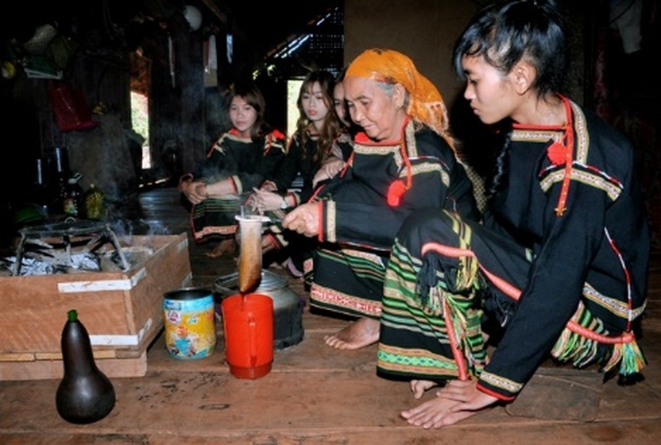 Những cách pha chế cà phê độc đáo ở Việt Nam - 3 Những cách pha chế cà phê độc đáo ở Việt Nam - 3