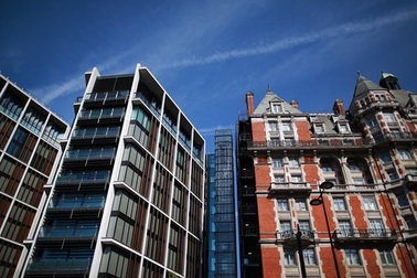 Anh tăng thuế đất, tỷ phú nước ngoài chọn thuê nhà thay vì mua