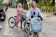 Bỏ việc lương cao, khách Mỹ tính sang Việt Nam chớp nhoáng rồi ở lại 10 năm