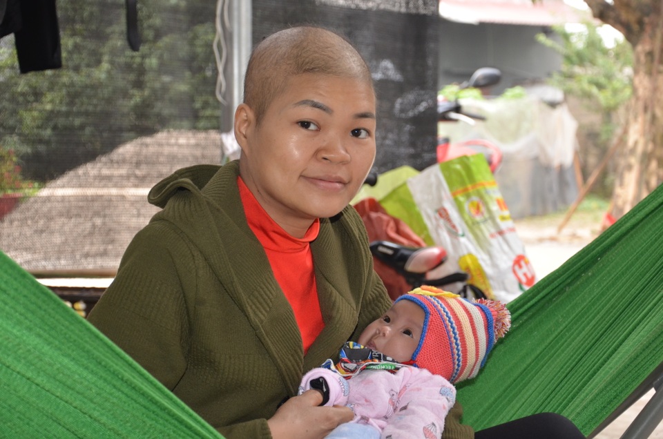 Thương người mẹ ung thư quên đi cái chết để níu giữ đứa con trong bụng - 4 Thương người mẹ ung thư quên đi cái chết để níu giữ đứa con trong bụng - 4