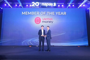Viettel Digital trở thành đơn vị trung gian thanh toán bạch kim do NAPAS trao tặng