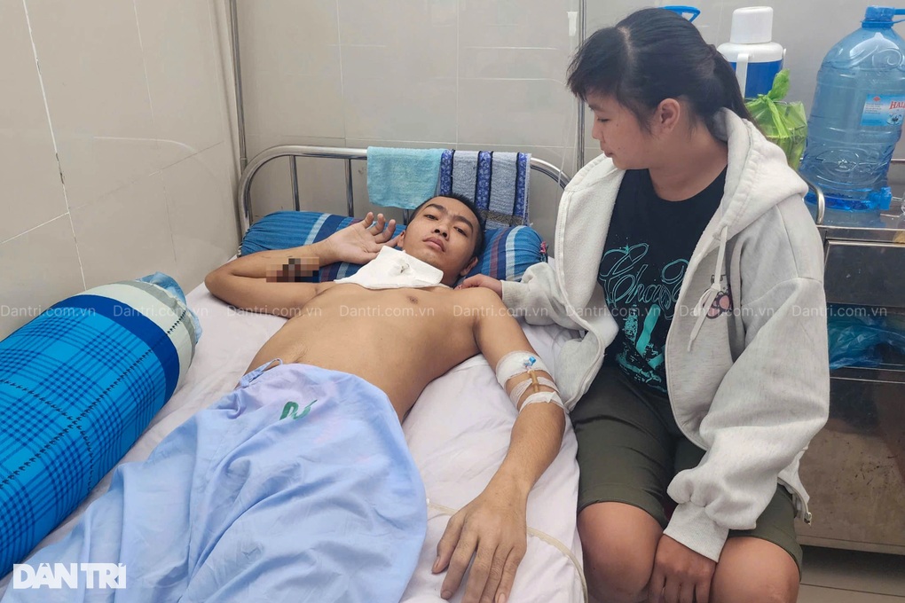 Người vợ trẻ khẩn cầu cứu chồng bị tai nạn liệt giường, con thơ khát sữa - 1 Người vợ trẻ khẩn cầu cứu chồng bị tai nạn liệt giường, con thơ khát sữa - 1