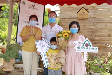 Niềm vui đến sớm khi nhận nhà trước tiến độ - The Tropicana Garden