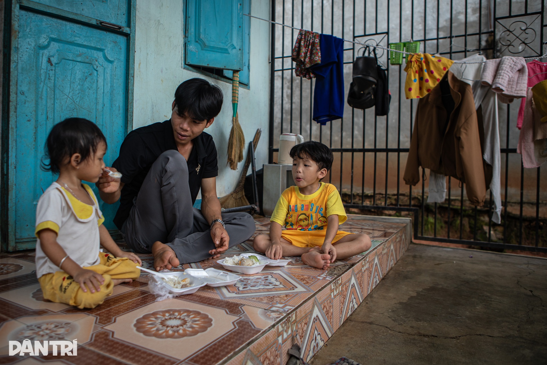 Nghĩa đồng bào sưởi ấm vùng lũ Khánh Hòa sau 5 ngày cô lập - 9