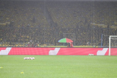 Thua đắng Malaysia, báo Thái Lan tố đối thủ “chơi chiêu” với mặt sân Bukit Jalil