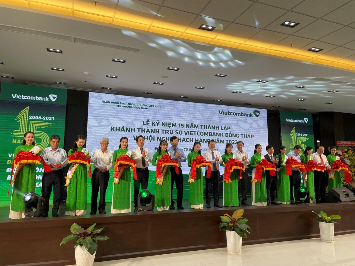 Vietcombank Đồng Tháp khánh thành trụ sở hoạt động mới - 1 Vietcombank Đồng Tháp khánh thành trụ sở hoạt động mới - 1