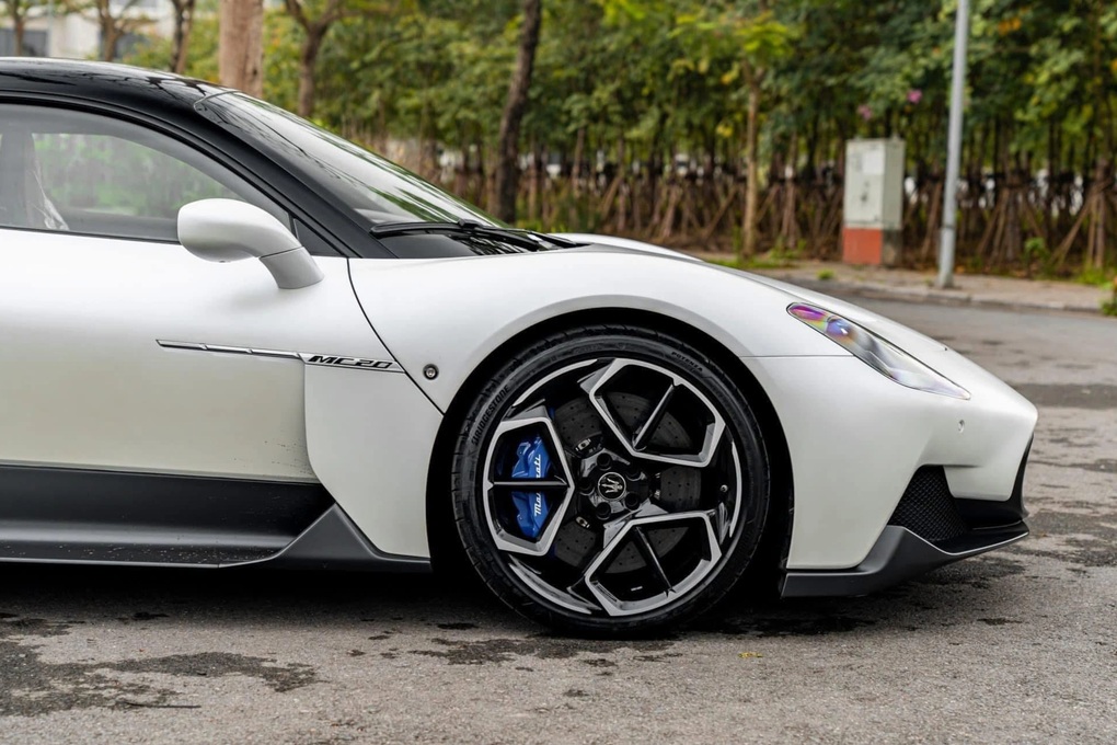 Rao bán 3 năm vẫn chưa có khách, siêu xe Maserati MC20 được giảm 5 tỷ đồng - 3 Rao bán 3 năm vẫn chưa có khách, siêu xe Maserati MC20 được giảm 5 tỷ đồng - 3