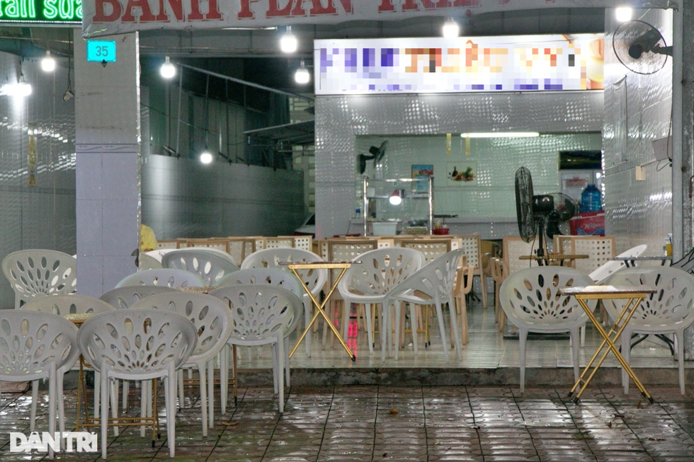 Hàng loạt quán vị trí đắc địa, trung tâm thương mại sầm uất ế khách - 1 Hàng loạt quán vị trí đắc địa, trung tâm thương mại sầm uất ế khách - 1