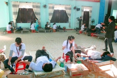 Thăm làng hiến máu cứu người